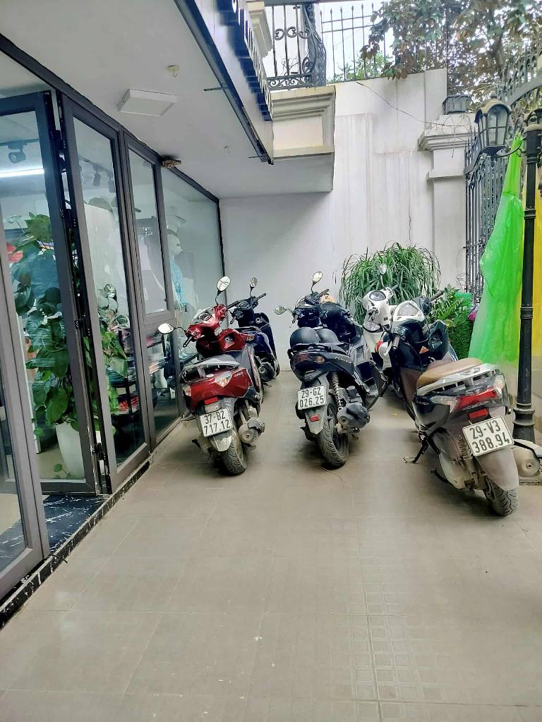 Bán nhà Cầu Bươu - diện tích 122.4m2 5 tầng - Lô góc 2 mặt thoáng - giá 32,7 tỷ