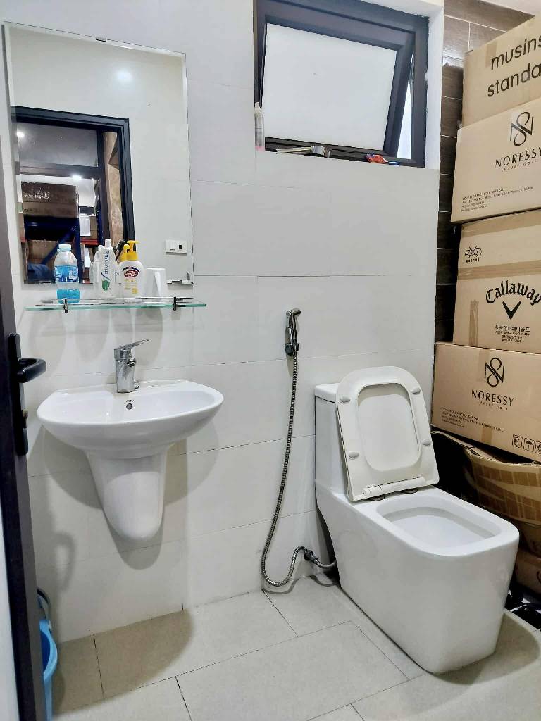 Bán nhà Cầu Bươu - diện tích 122.4m2 5 tầng - Lô góc 2 mặt thoáng - giá 32,7 tỷ