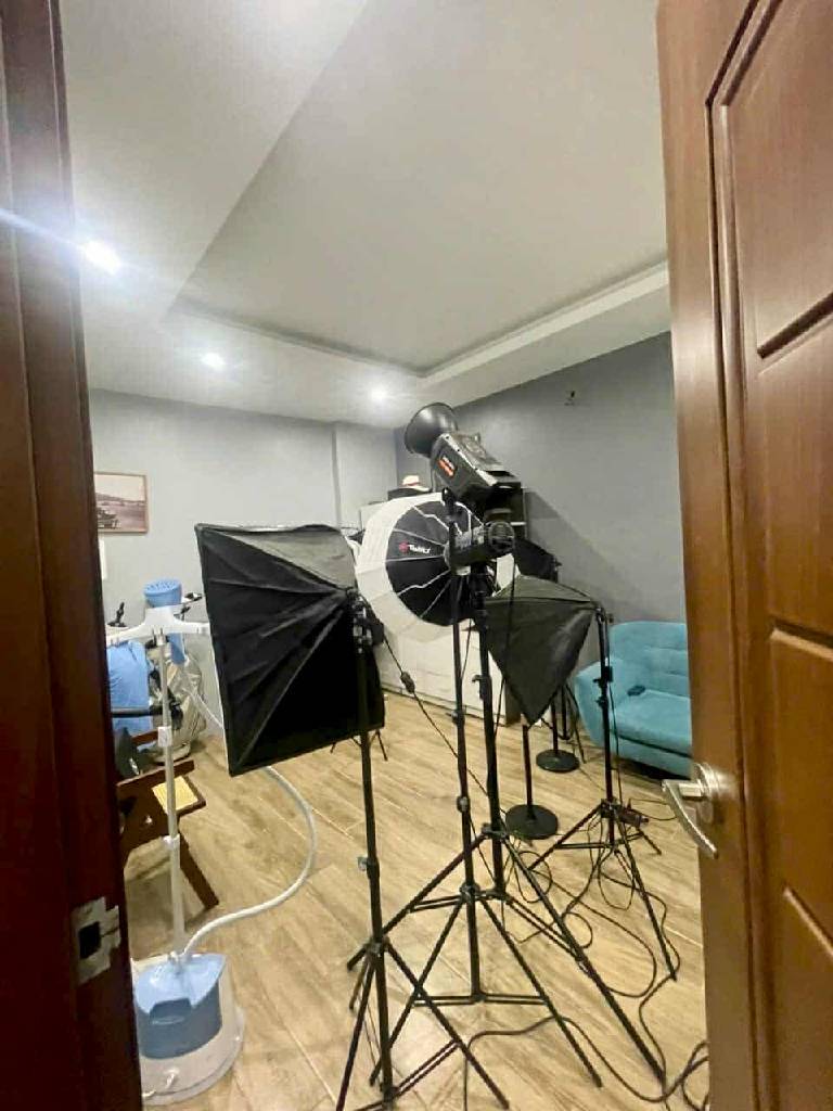 Bán nhà Cầu Bươu - diện tích 122.4m2 5 tầng - Lô góc 2 mặt thoáng - giá 32,7 tỷ