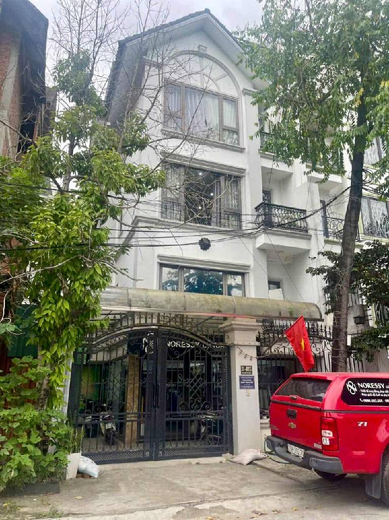 Bán nhà Cầu Bươu - diện tích 122.4m2 5 tầng - Lô góc 2 mặt thoáng - giá 32,7 tỷ