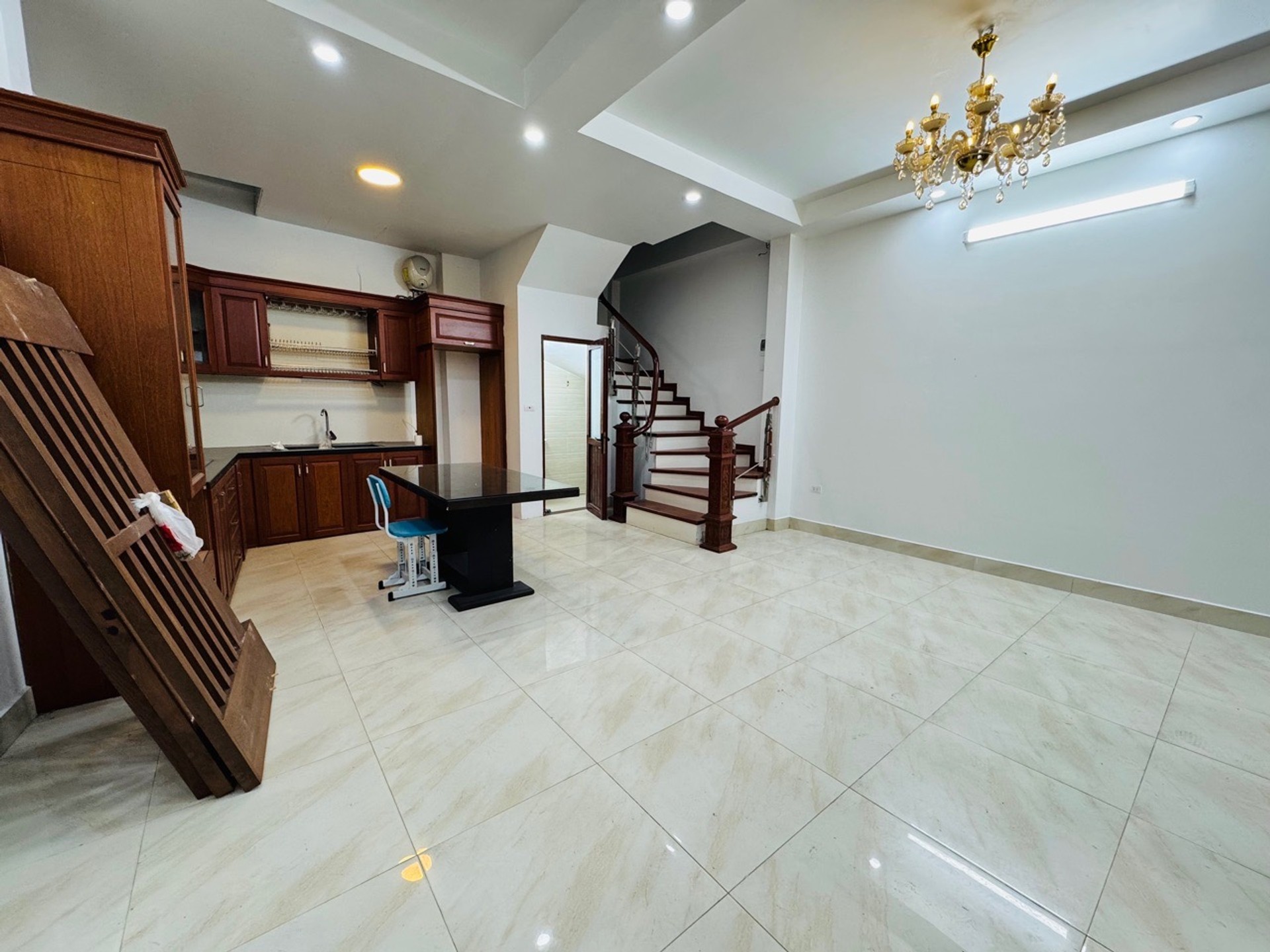 Bán nhà Chợ Khâm Thiên - diện tích 62m2 4 tầng - Nhà đẹp hiếm có - giá 10,9 tỷ