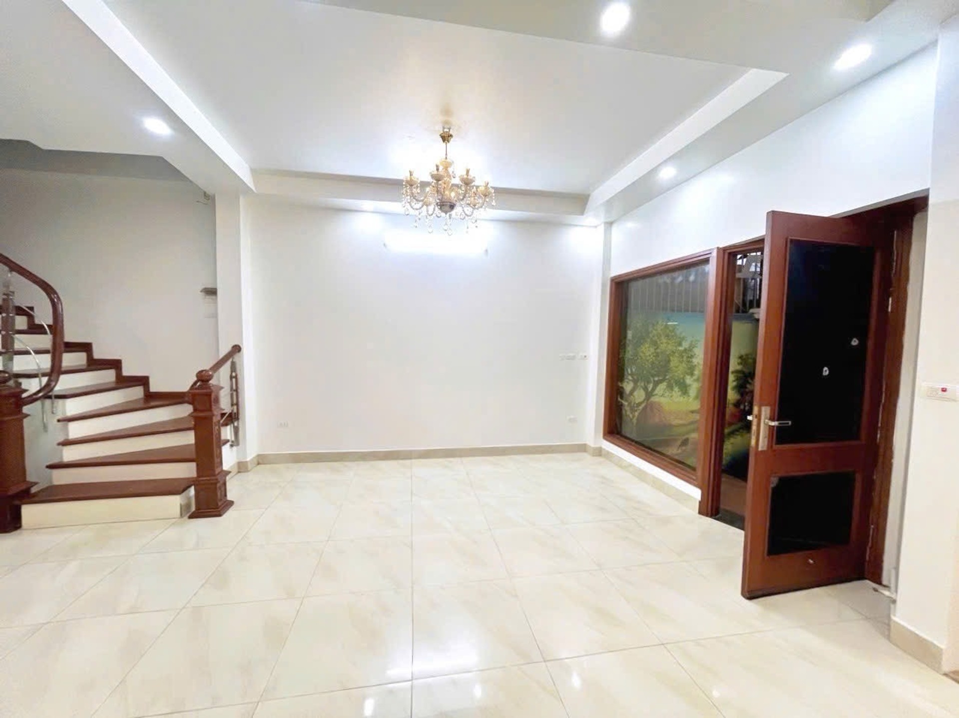 Bán nhà Chợ Khâm Thiên - diện tích 62m2 4 tầng - Nhà đẹp hiếm có - giá 10,9 tỷ