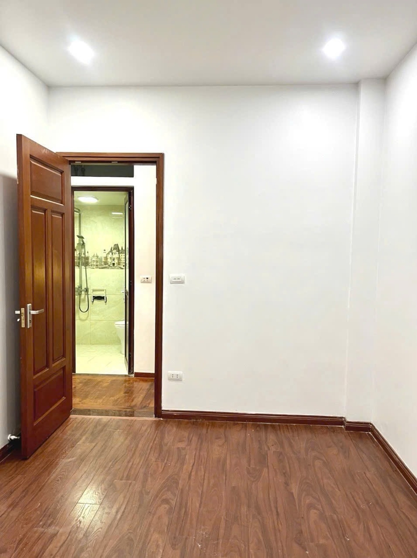 Bán nhà Chợ Khâm Thiên - diện tích 62m2 4 tầng - Nhà đẹp hiếm có - giá 10,9 tỷ