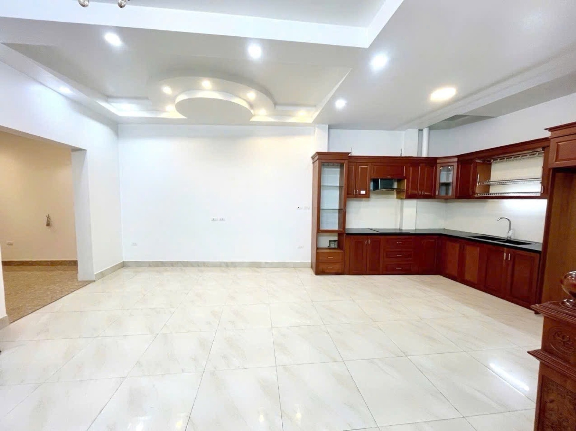 Bán nhà Chợ Khâm Thiên - diện tích 62m2 4 tầng - Nhà đẹp hiếm có - giá 10,9 tỷ