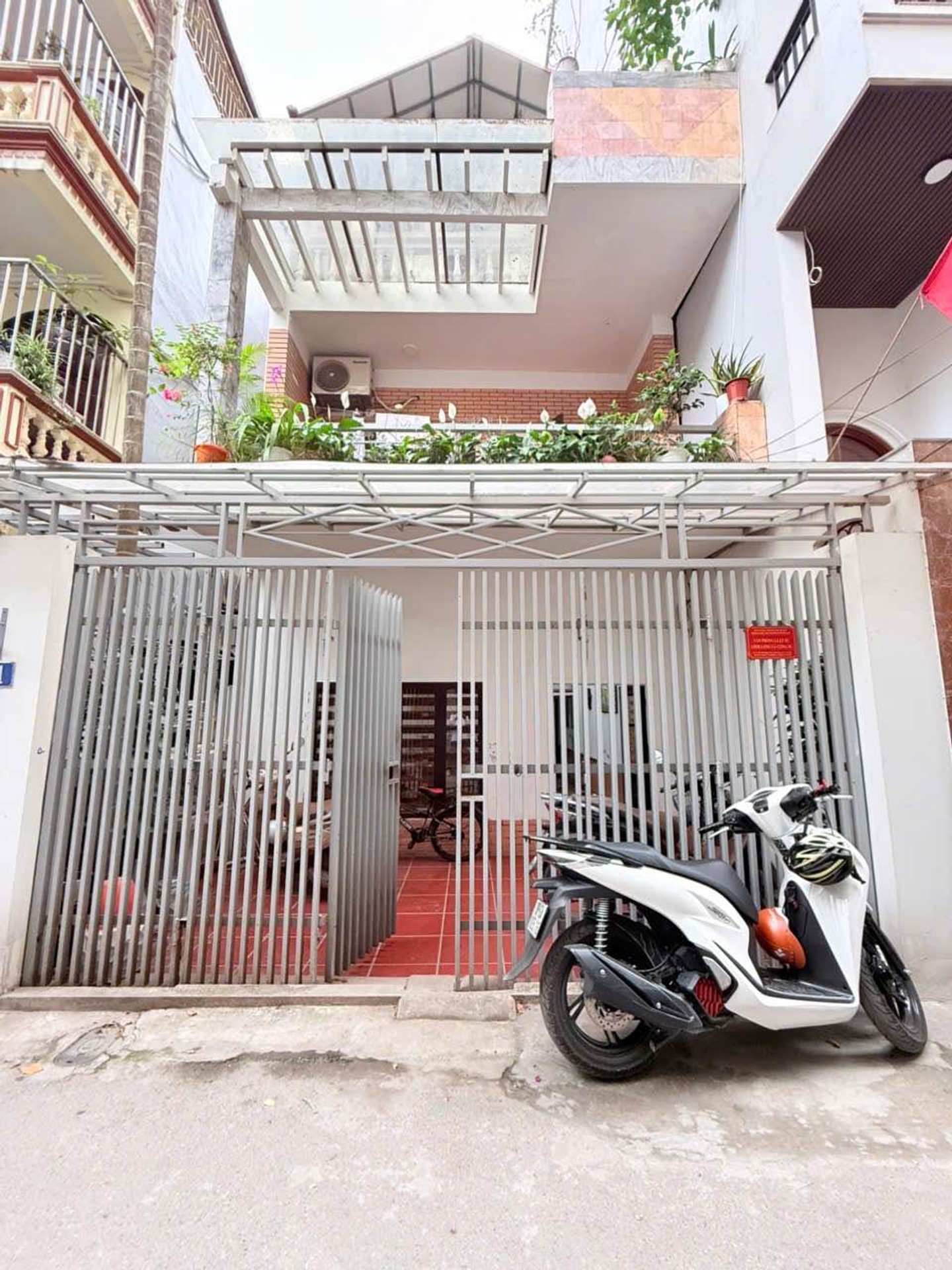 Bán nhà La Thành - diện tích 80.1m2 3 tầng - Phân lô ô tô - giá 36 tỷ