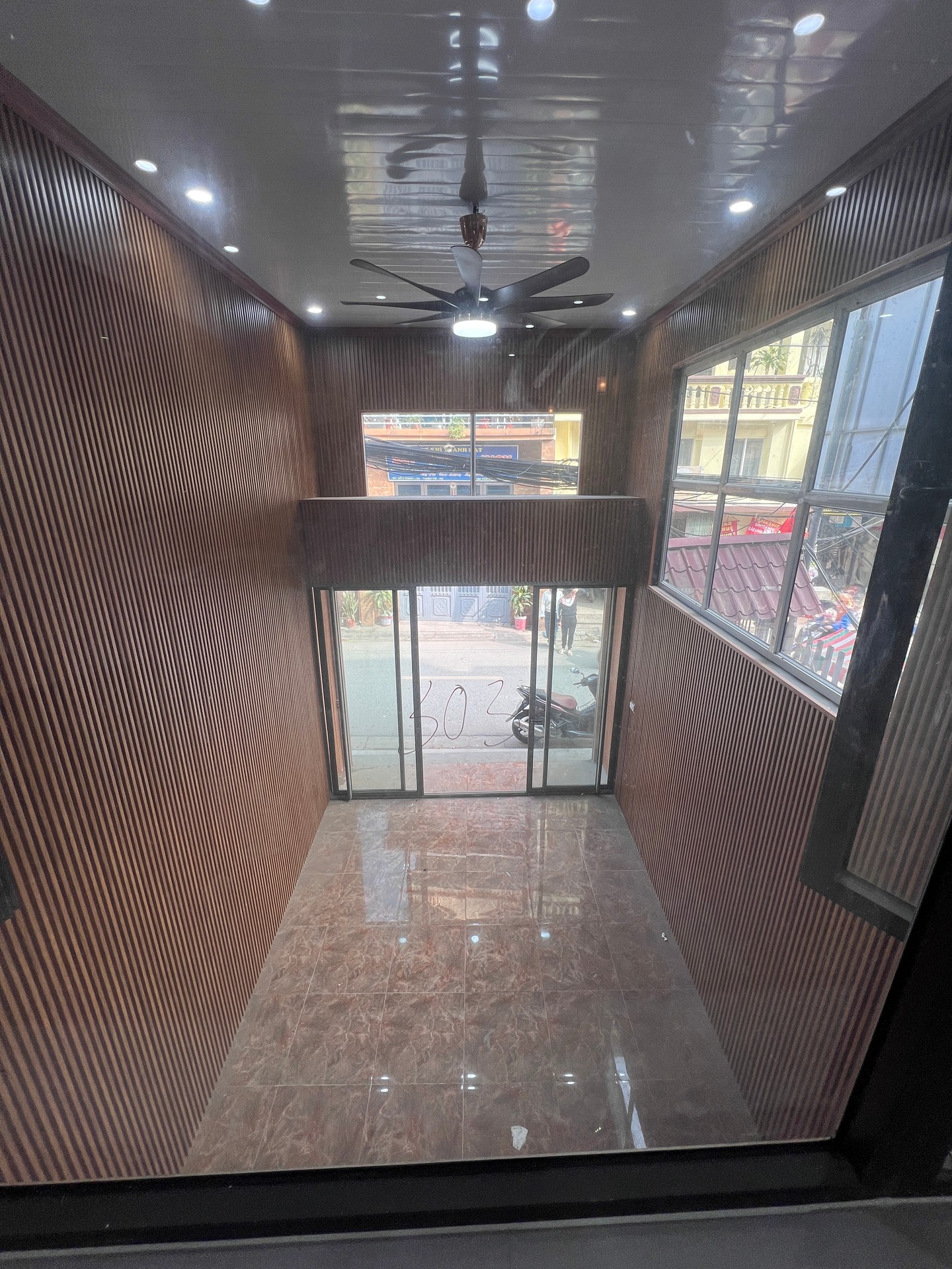 Bán nhà Thanh Lân - diện tích 68m2 4 tầng - Mặt phố, lô góc - giá 14,9 tỷ