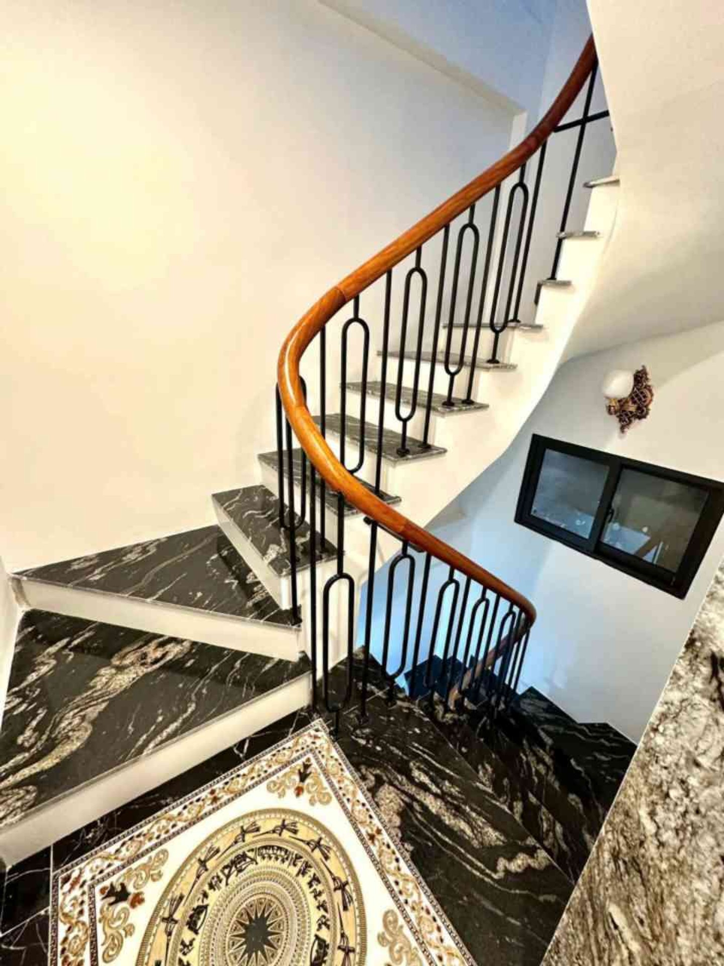 Bán nhà Lương Khánh Thiện - diện tích 51m2 7 tầng - Ô TÔ VÀO NHÀ - giá 26,8 tỷ
