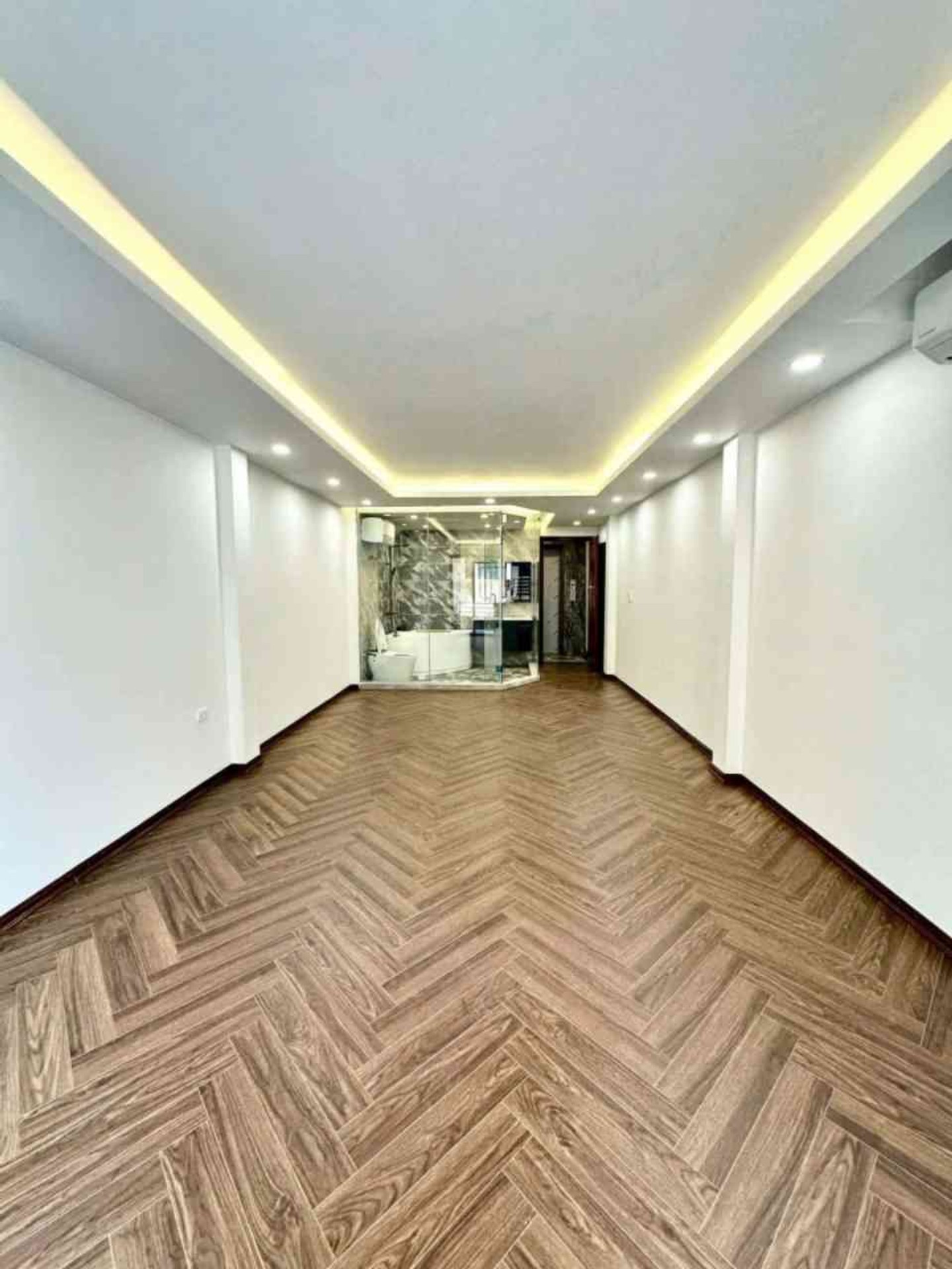 Bán nhà Lương Khánh Thiện - diện tích 51m2 7 tầng - Ô TÔ VÀO NHÀ - giá 26,8 tỷ