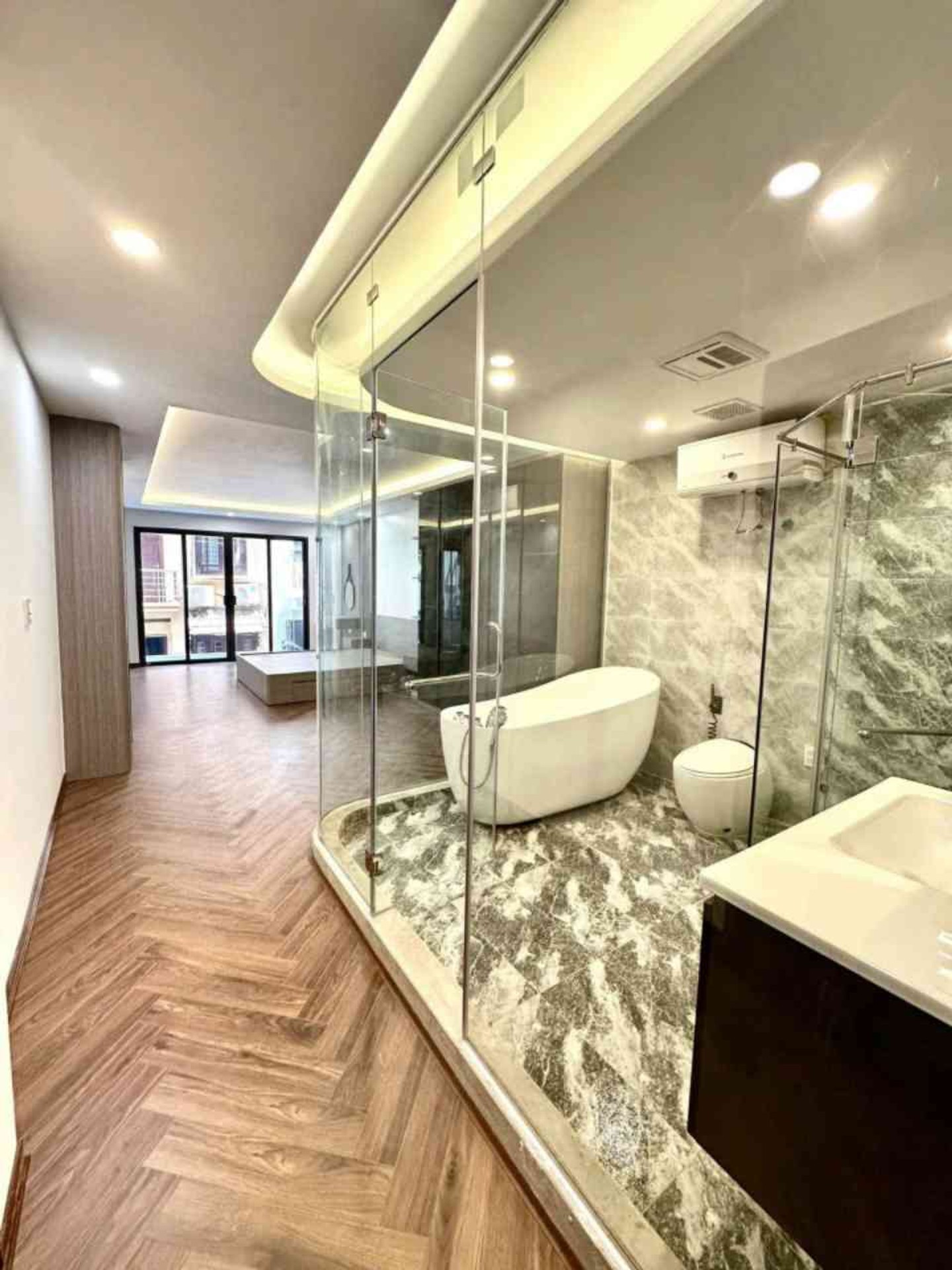Bán nhà Lương Khánh Thiện - diện tích 51m2 7 tầng - Ô TÔ VÀO NHÀ - giá 26,8 tỷ