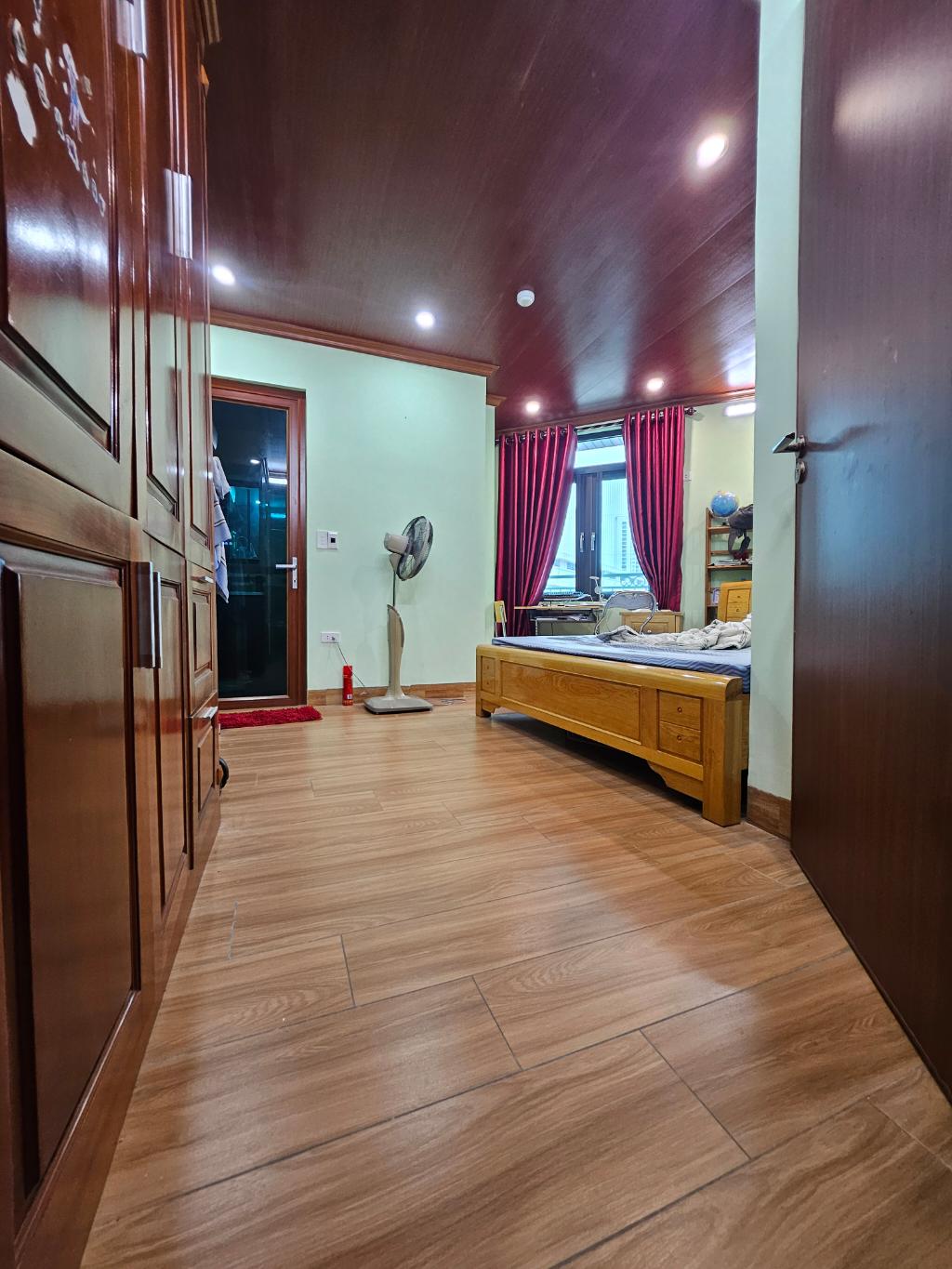 Bán nhà Tứ Hiệp - diện tích 105m2 7 tầng - LÔ GÓC 3 MẶT THOÁNG - giá 48 tỷ