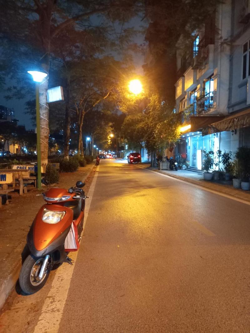 Bán nhà Nguyễn Chính - diện tích 121m2 2 tầng - ngõ thông xe 3 gác - giá 19,5 tỷ