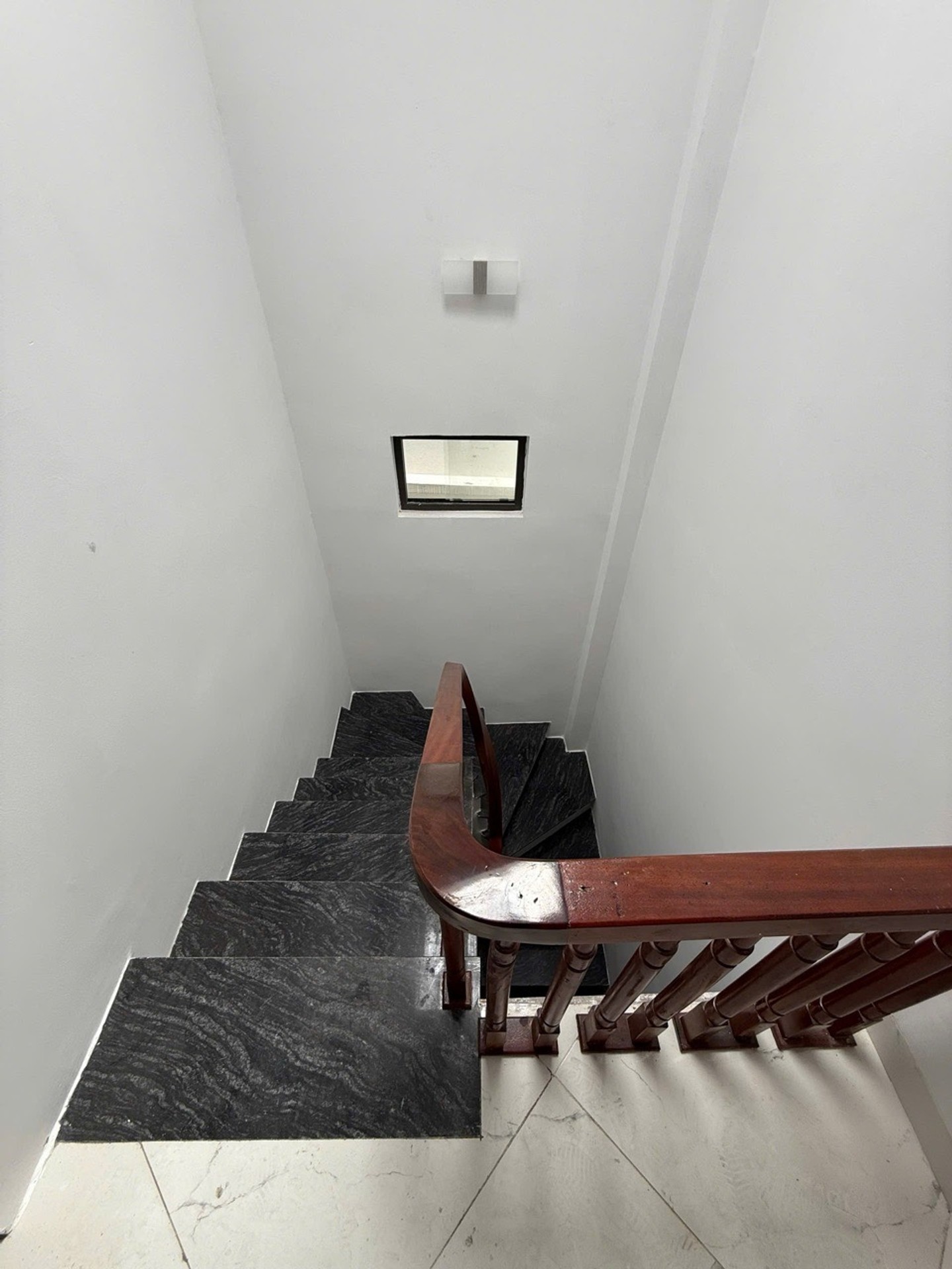 Bán nhà Thái Thịnh - diện tích 35m2 6 tầng - Cực hiếm - giá 10,4 tỷ