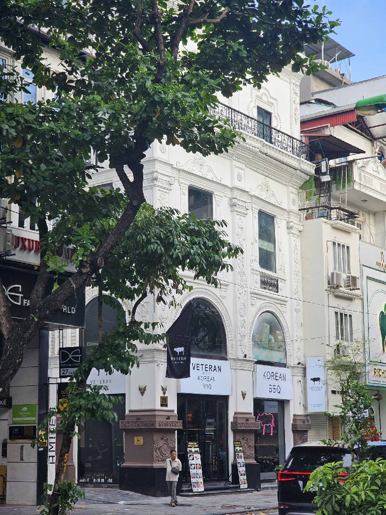 Bán nhà Lê Duẩn - diện tích 45m2 3 tầng - Nhà mặt phố, vị trí kinh doanh cực đẹp - giá 26 tỷ