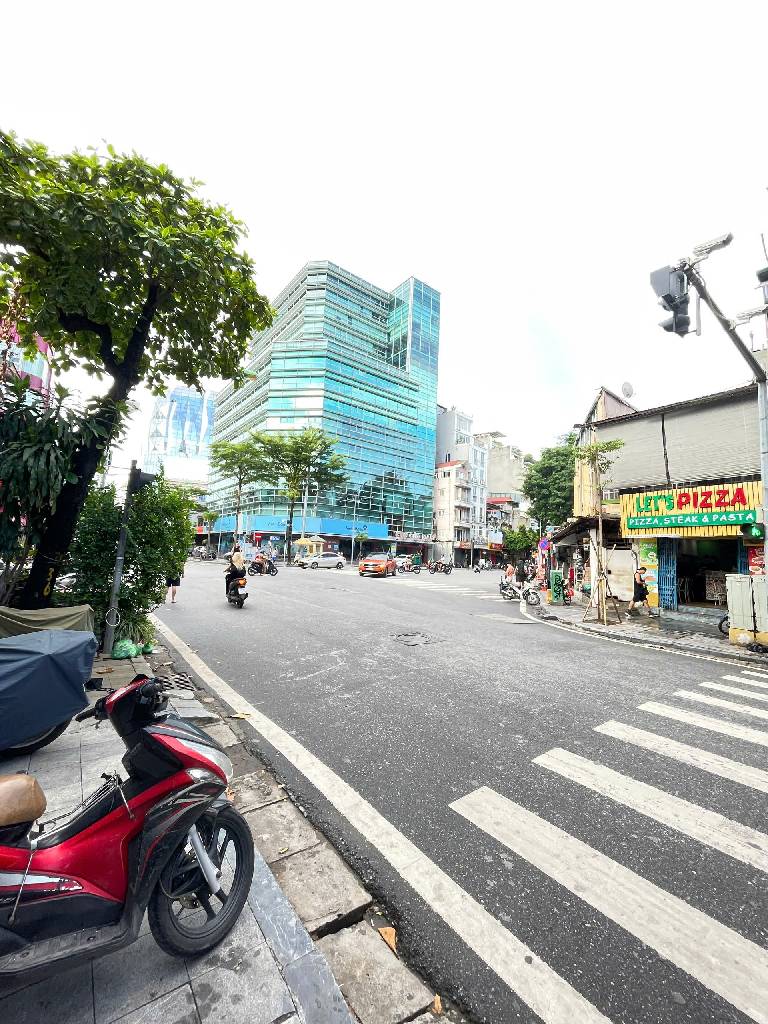 Bán nhà Lê Duẩn - diện tích 45m2 3 tầng - Nhà mặt phố, vị trí kinh doanh cực đẹp - giá 26 tỷ