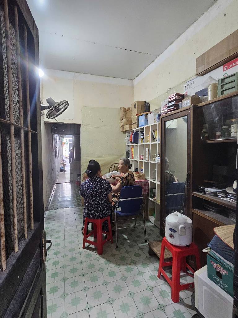 Bán nhà Lê Duẩn - diện tích 45m2 3 tầng - Nhà mặt phố, vị trí kinh doanh cực đẹp - giá 26 tỷ