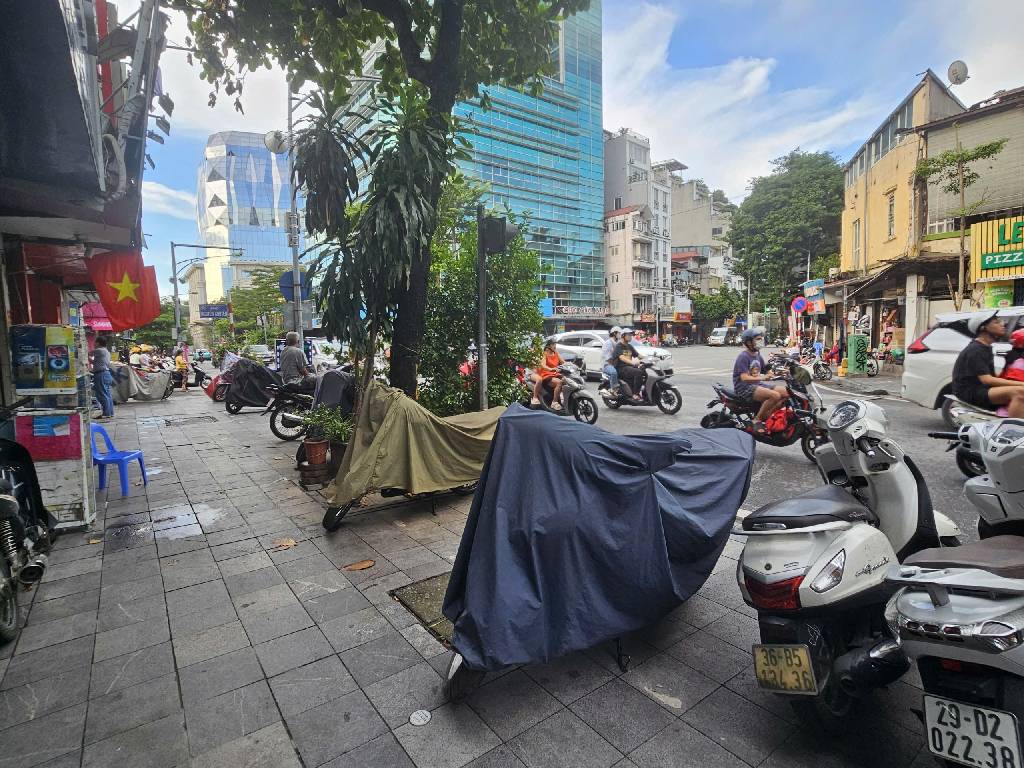 Bán nhà Lê Duẩn - diện tích 45m2 3 tầng - Nhà mặt phố, vị trí kinh doanh cực đẹp - giá 26 tỷ