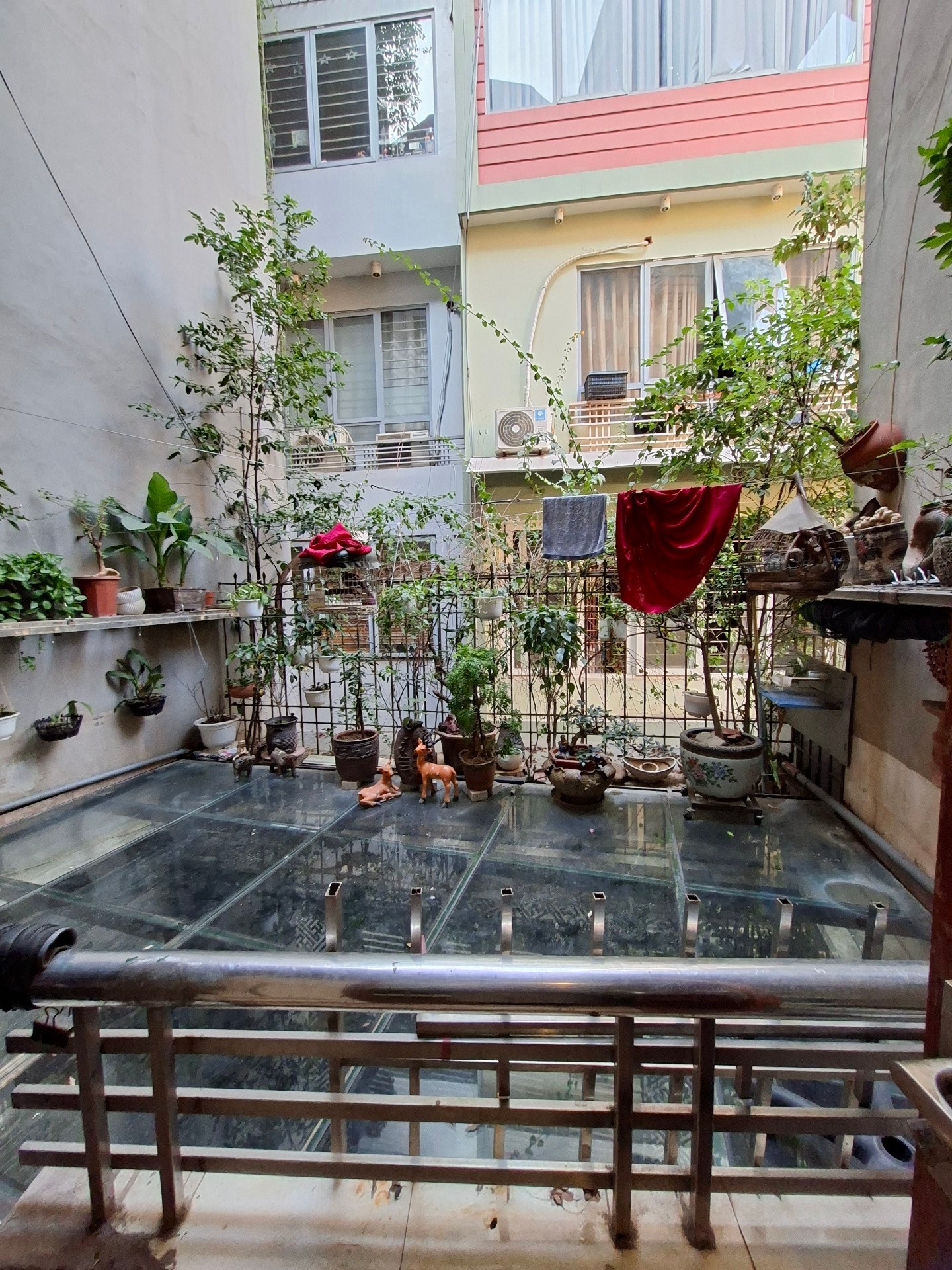 Bán nhà Hào Nam - diện tích 95m2 5 tầng - Ô tô vào nhà - giá 44,5 tỷ