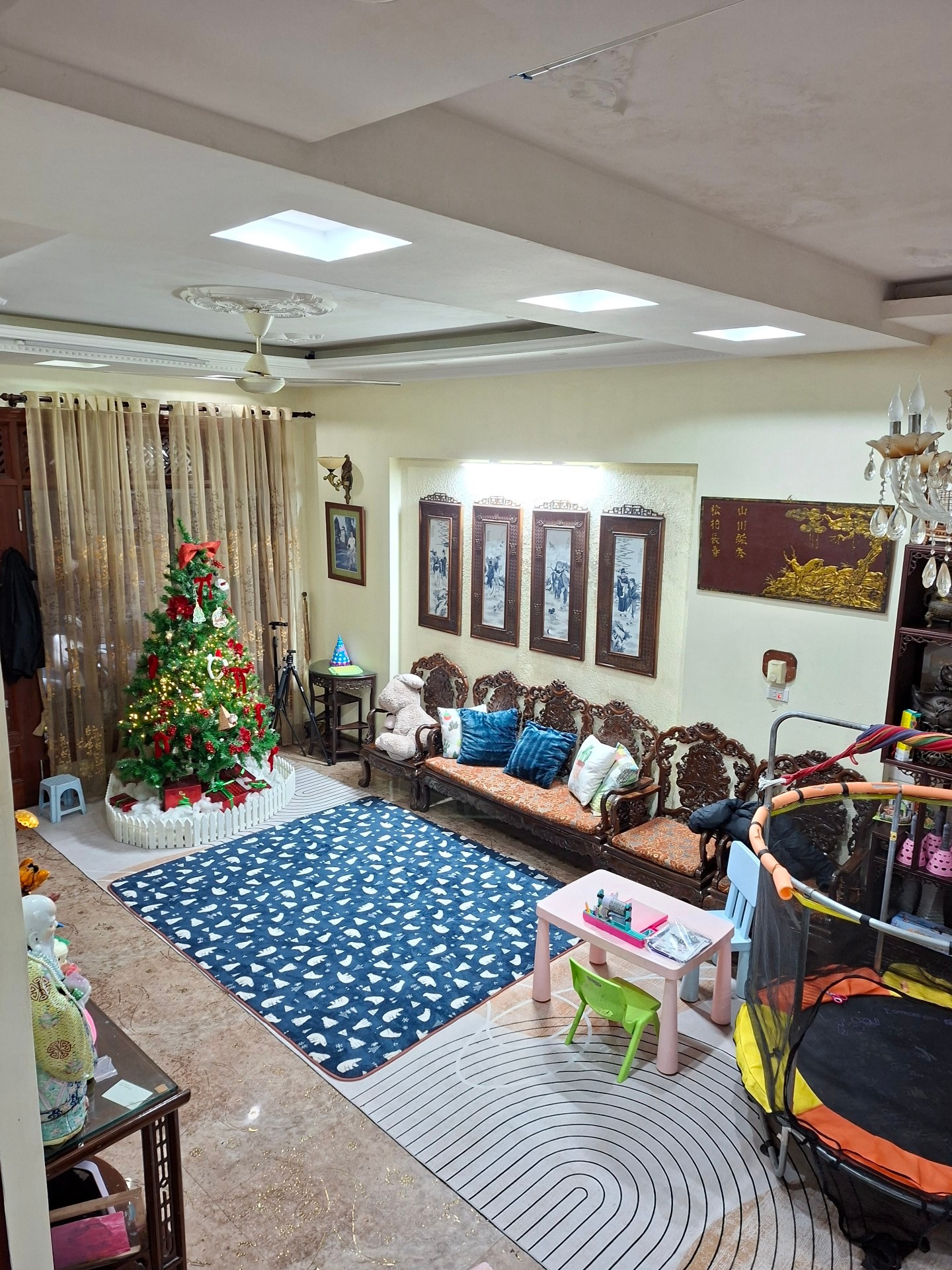 Bán nhà Hào Nam - diện tích 95m2 5 tầng - Ô tô vào nhà - giá 44,5 tỷ