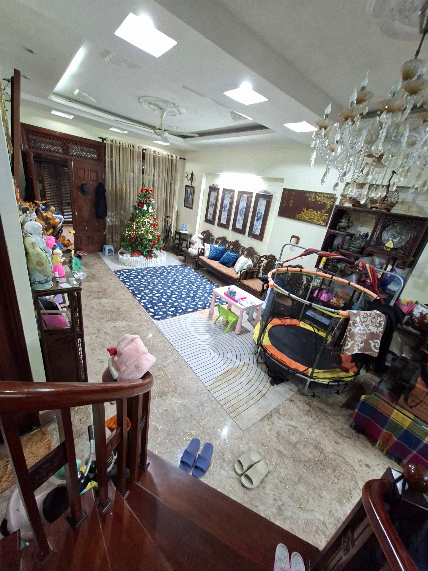 Bán nhà Hào Nam - diện tích 95m2 5 tầng - Ô tô vào nhà - giá 44,5 tỷ