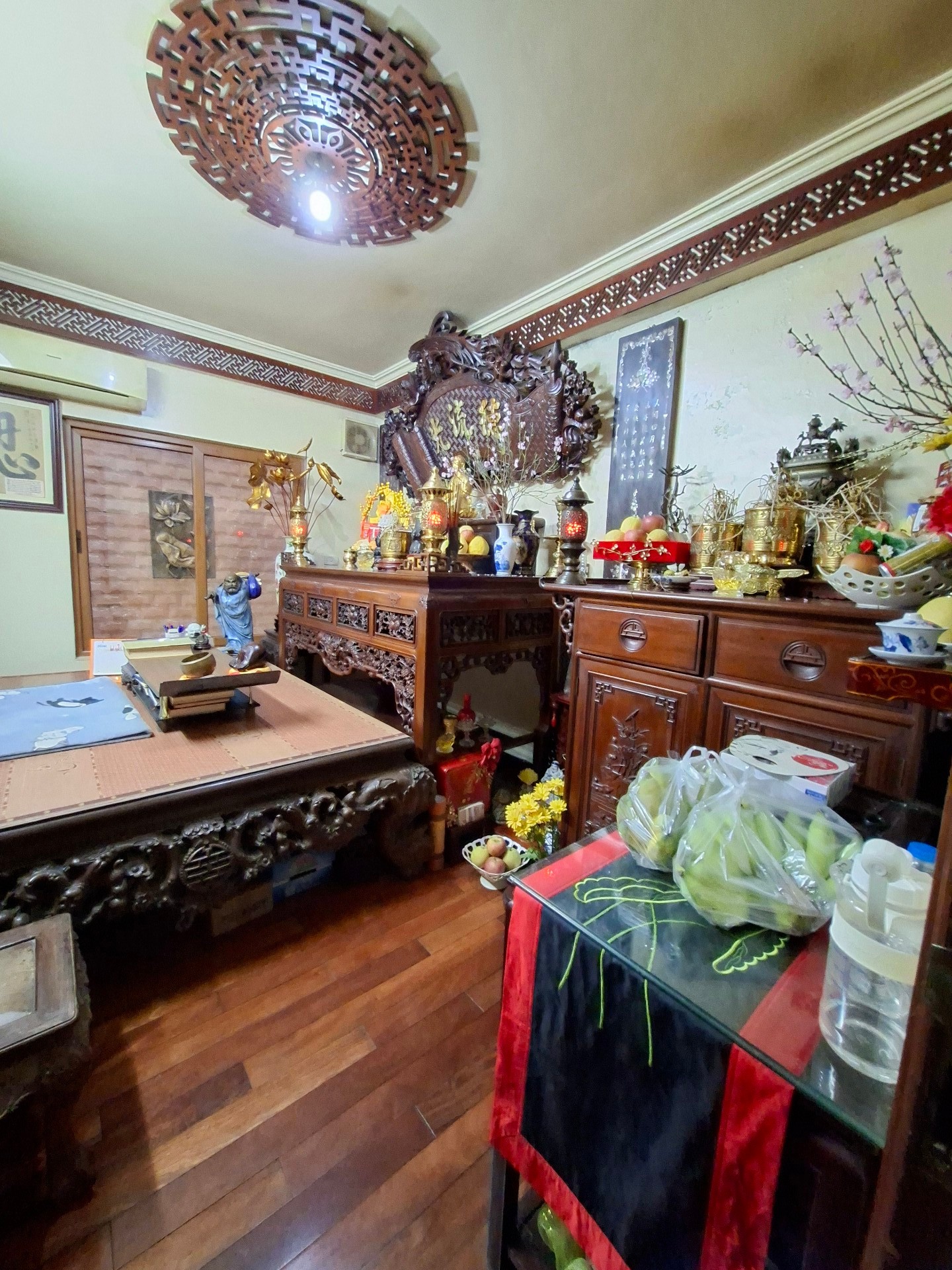 Bán nhà Hào Nam - diện tích 95m2 5 tầng - Ô tô vào nhà - giá 44,5 tỷ