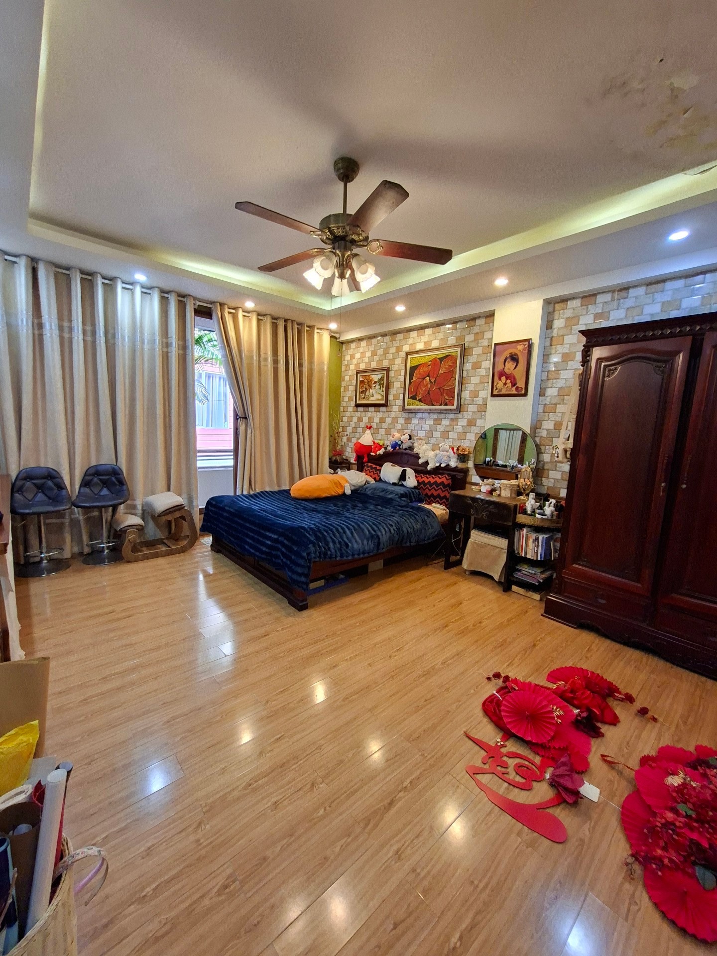 Bán nhà Hào Nam - diện tích 95m2 5 tầng - Ô tô vào nhà - giá 44,5 tỷ