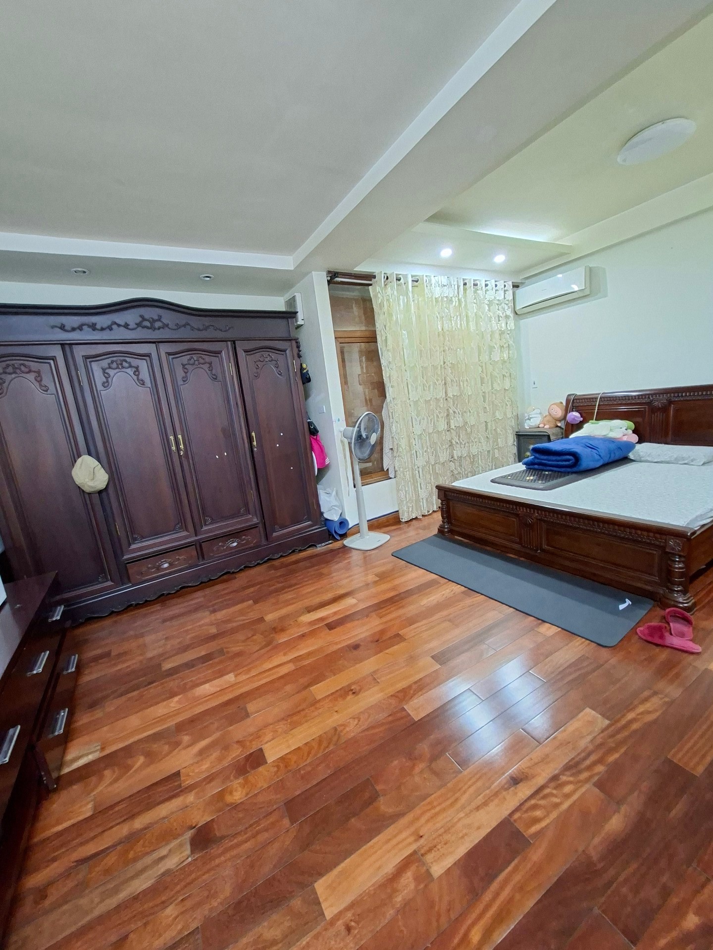 Bán nhà Hào Nam - diện tích 95m2 5 tầng - Ô tô vào nhà - giá 44,5 tỷ