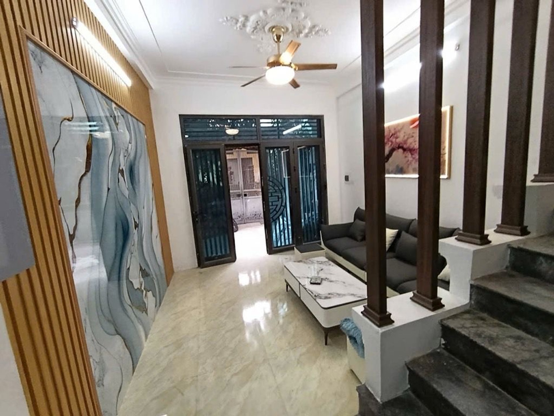 Bán nhà Nguyễn Chính - diện tích 23m2 5 tầng - Ngõ như phố, gần ô tô - giá 5,5 tỷ