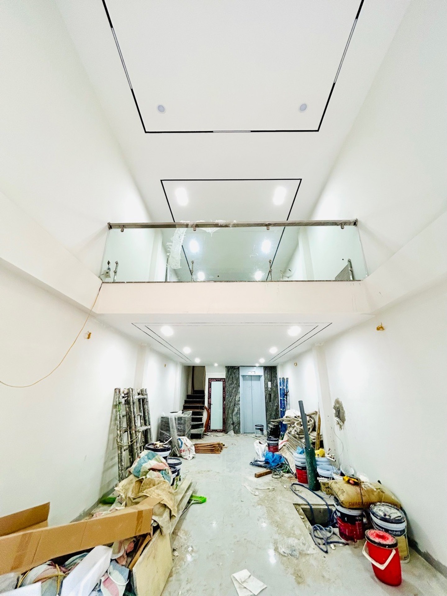 Bán nhà Trương Định - diện tích 50m2 7 tầng - Mặt ngõ kinh doanh - giá 24,5 tỷ