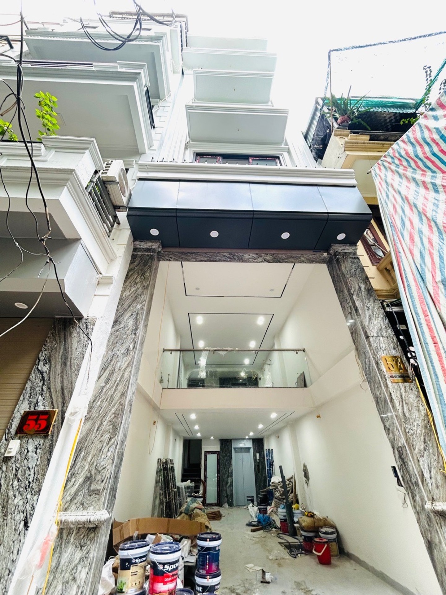 Bán nhà Trương Định - diện tích 50m2 7 tầng - Mặt ngõ kinh doanh - giá 24,5 tỷ