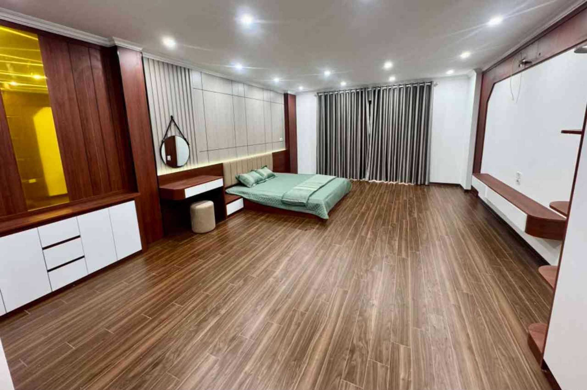 Bán nhà Ngũ Nhạc - diện tích 52m2 6 tầng - Ô TÔ ĐỖ CỬA - giá 14,5 tỷ