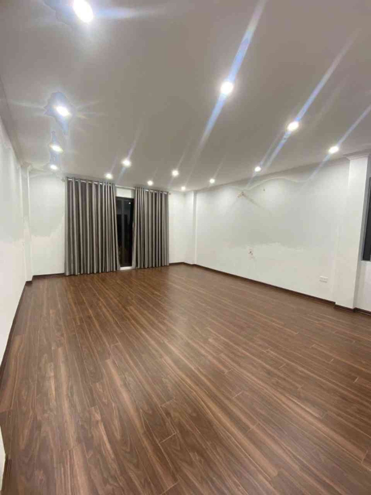 Bán nhà Ngũ Nhạc - diện tích 52m2 6 tầng - Ô TÔ ĐỖ CỬA - giá 14,5 tỷ