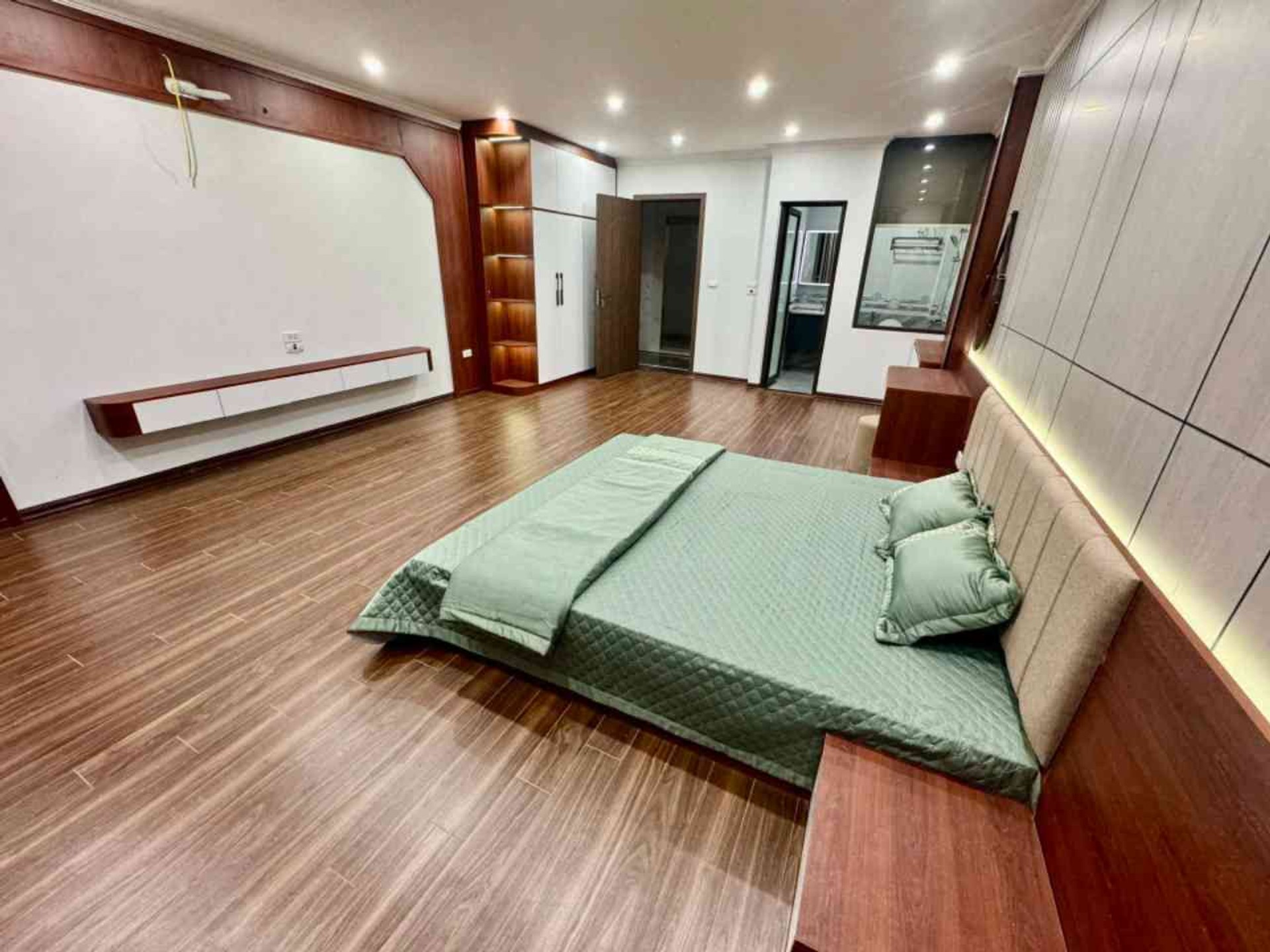 Bán nhà Ngũ Nhạc - diện tích 52m2 6 tầng - Ô TÔ ĐỖ CỬA - giá 14,5 tỷ