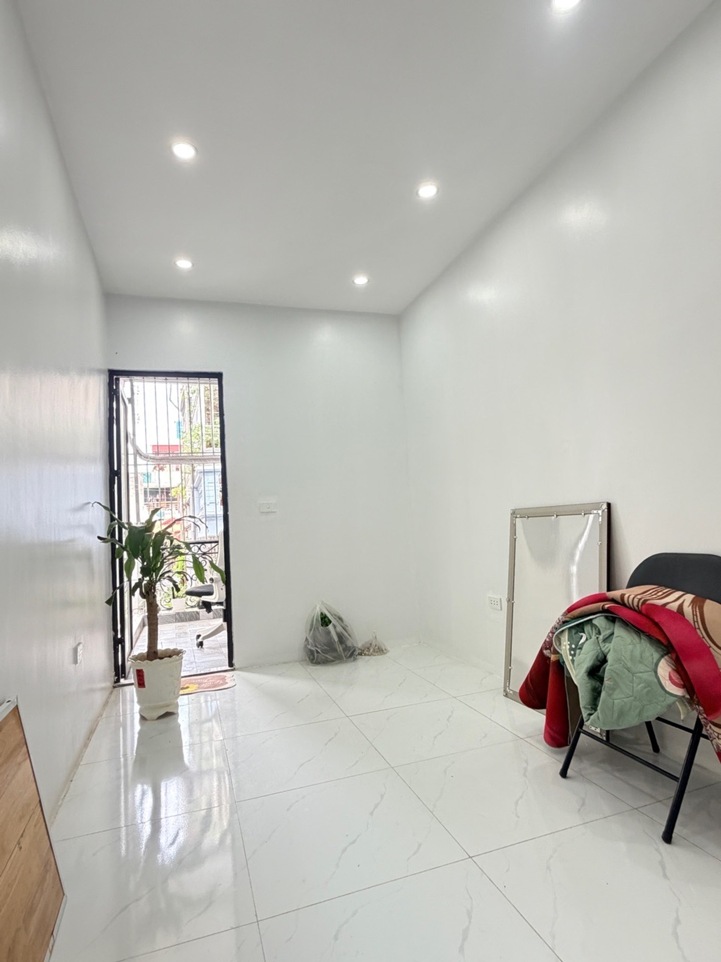 Bán nhà Trương Định - diện tích 22m2 5 tầng - Lô góc, mặt ngõ - giá 5,95 tỷ