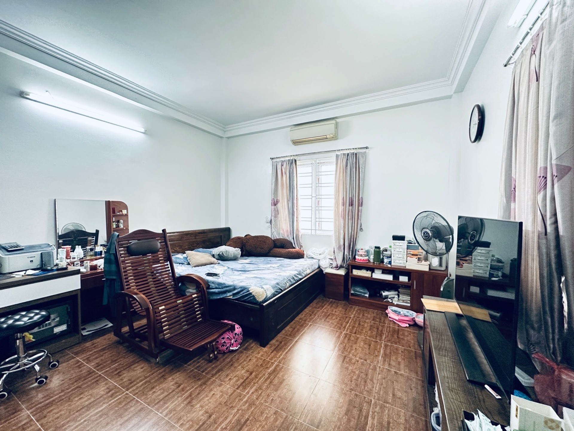 Bán nhà Định Công Hạ - diện tích 222m2 5 tầng - Ô TÔ VÀO NHÀ - giá 28,8 tỷ