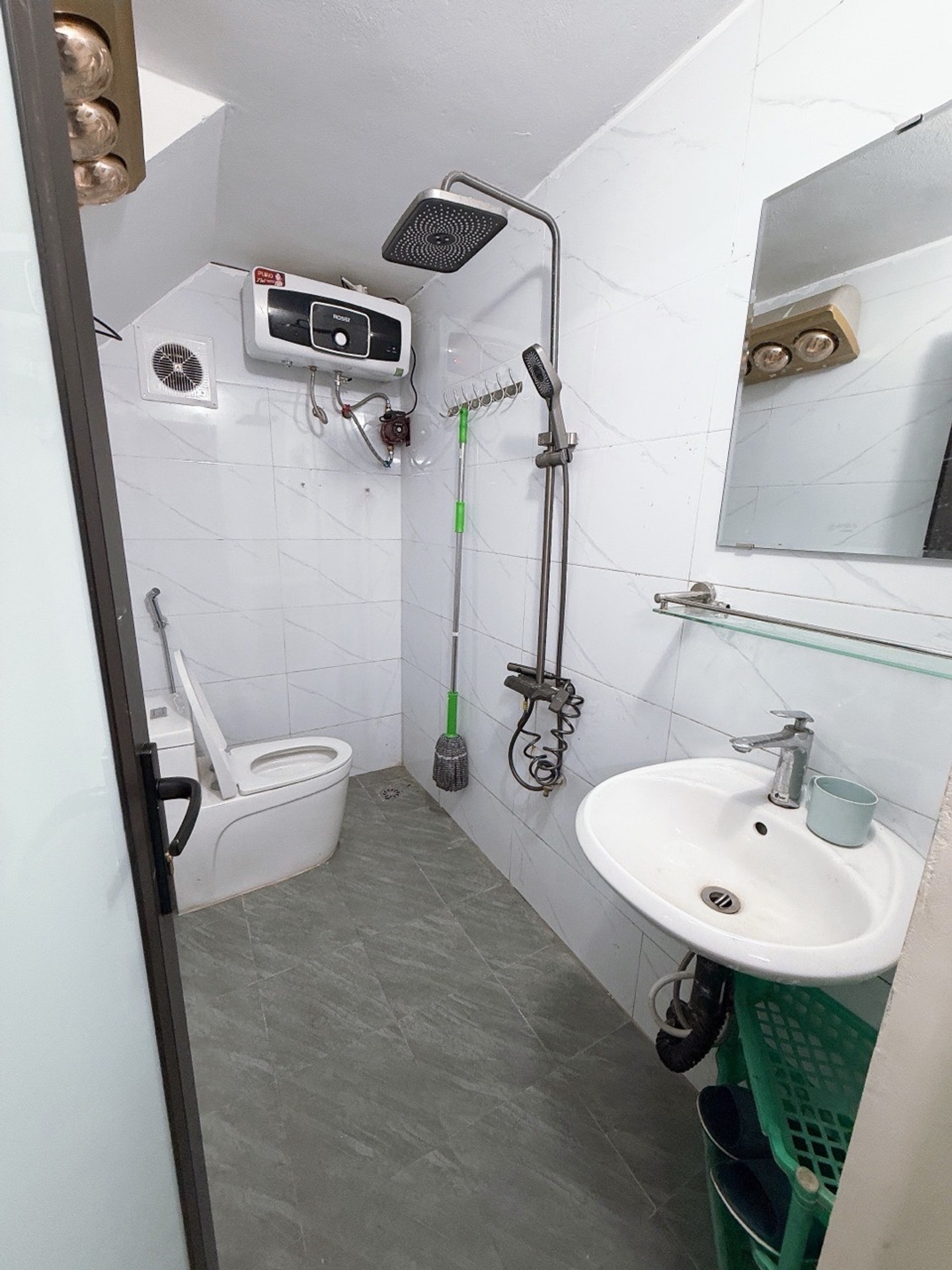 Bán nhà Khương Đình - diện tích 26m2 1.5 tầng - Lô góc - giá 1,65 tỷ