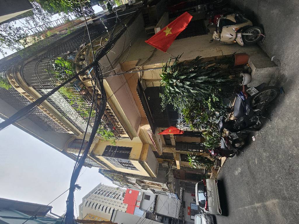 Bán nhà Vũ Hữu - diện tích 53.3m2 3 tầng - ô tô tránh - giá 27,99 tỷ