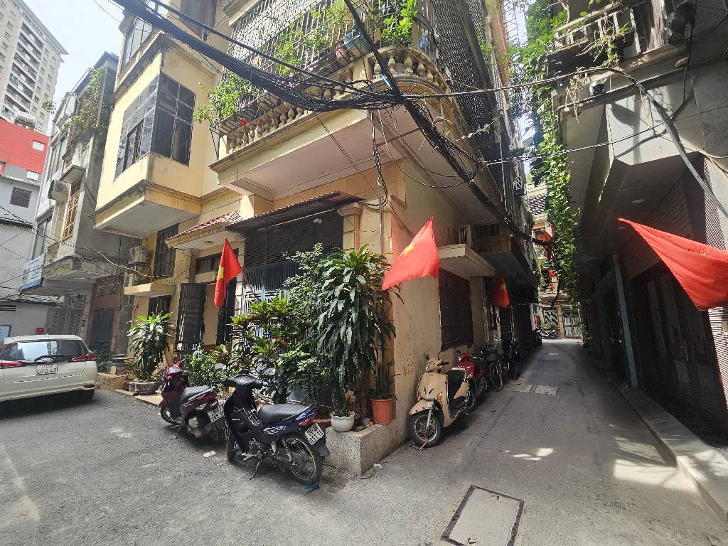 Bán nhà Vũ Hữu - diện tích 53.3m2 3 tầng - ô tô tránh - giá 27,99 tỷ