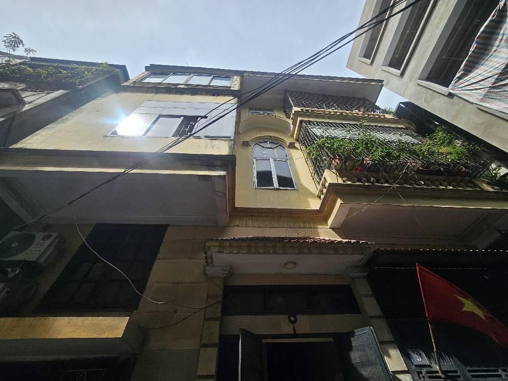 Bán nhà Vũ Hữu - diện tích 53.3m2 3 tầng - ô tô tránh - giá 27,99 tỷ