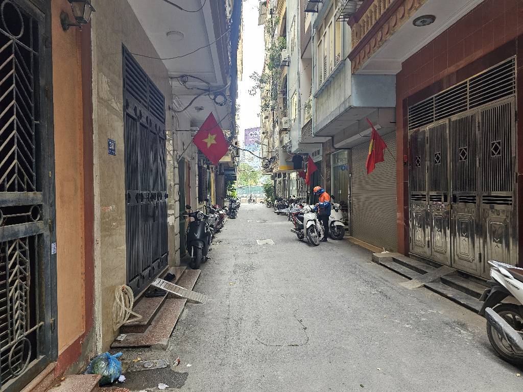 Bán nhà Vũ Hữu - diện tích 53.3m2 3 tầng - ô tô tránh - giá 27,99 tỷ