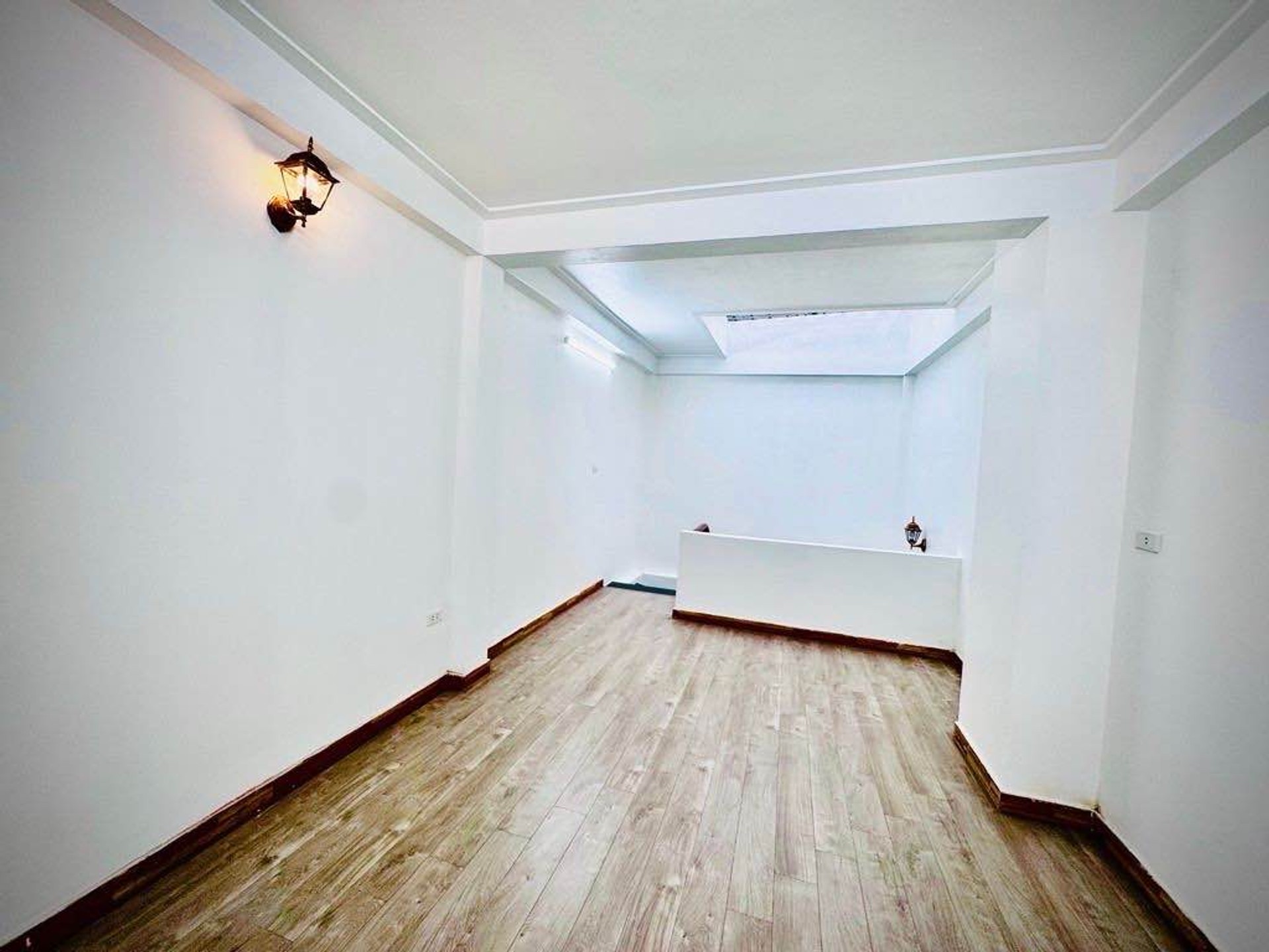 Bán nhà Thịnh Liệt - diện tích 39m2 5 tầng - ô tô đỗ cửa - giá 11,5 tỷ
