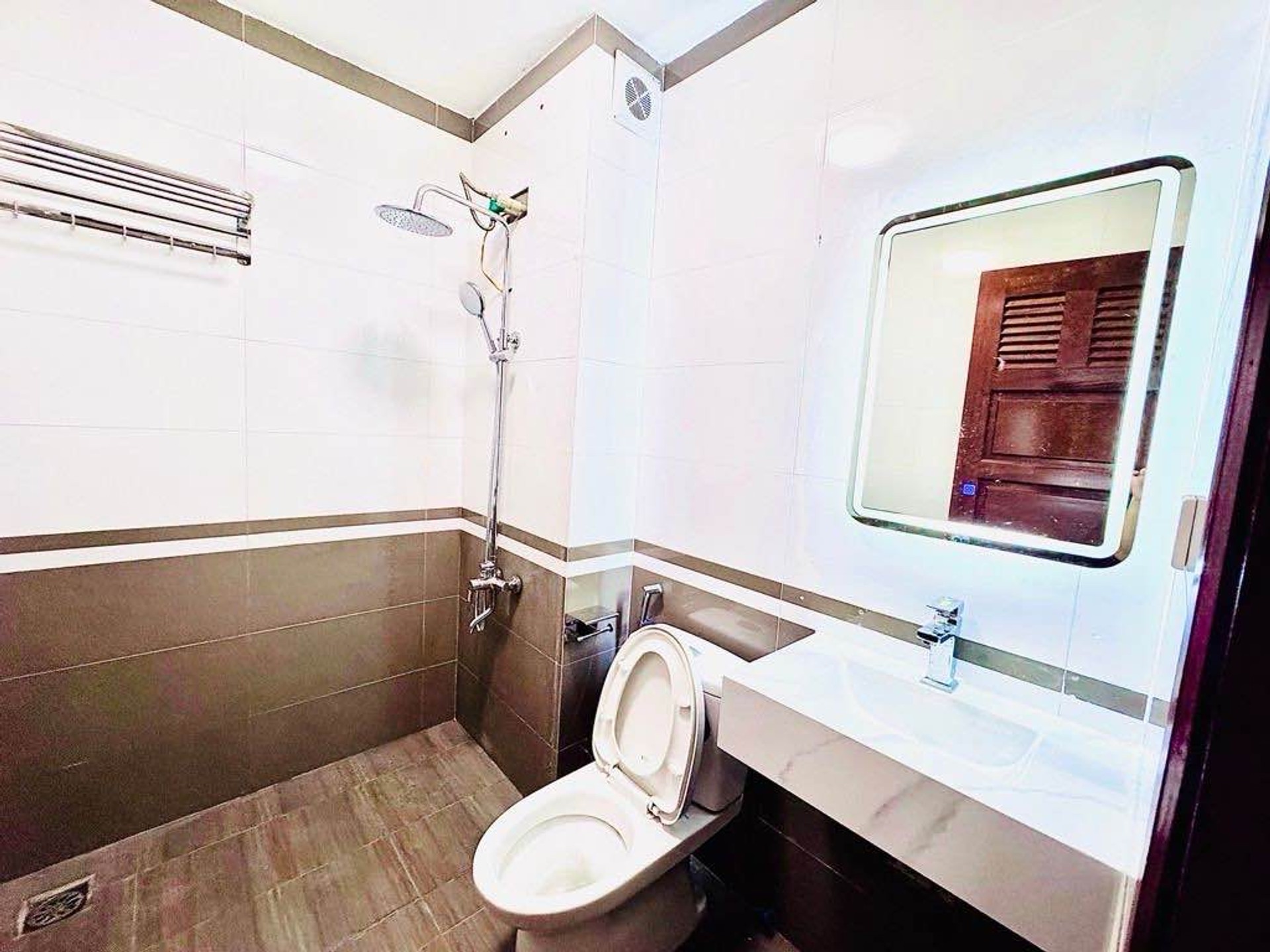 Bán nhà Thịnh Liệt - diện tích 39m2 5 tầng - ô tô đỗ cửa - giá 11,5 tỷ