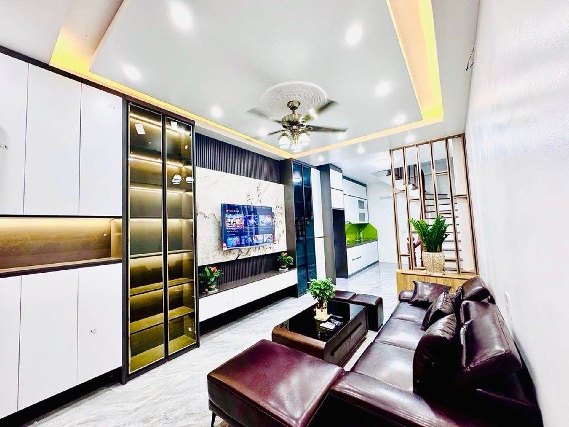 Bán nhà Thịnh Liệt - diện tích 39m2 5 tầng - ô tô đỗ cửa - giá 11,5 tỷ