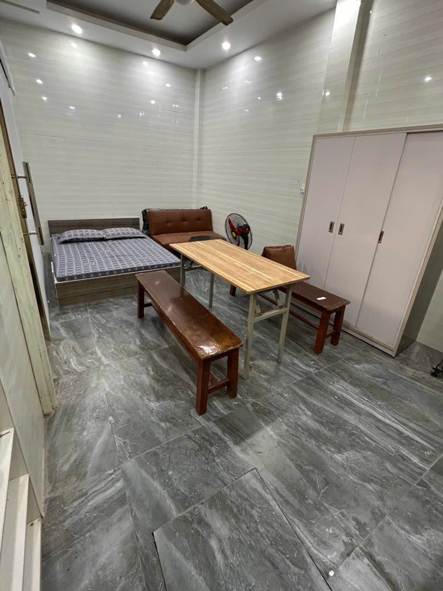 Bán nhà Kim Giang - diện tích 60m2 5 tầng - Ô tô lùi tận cửa - giá 14,5 tỷ