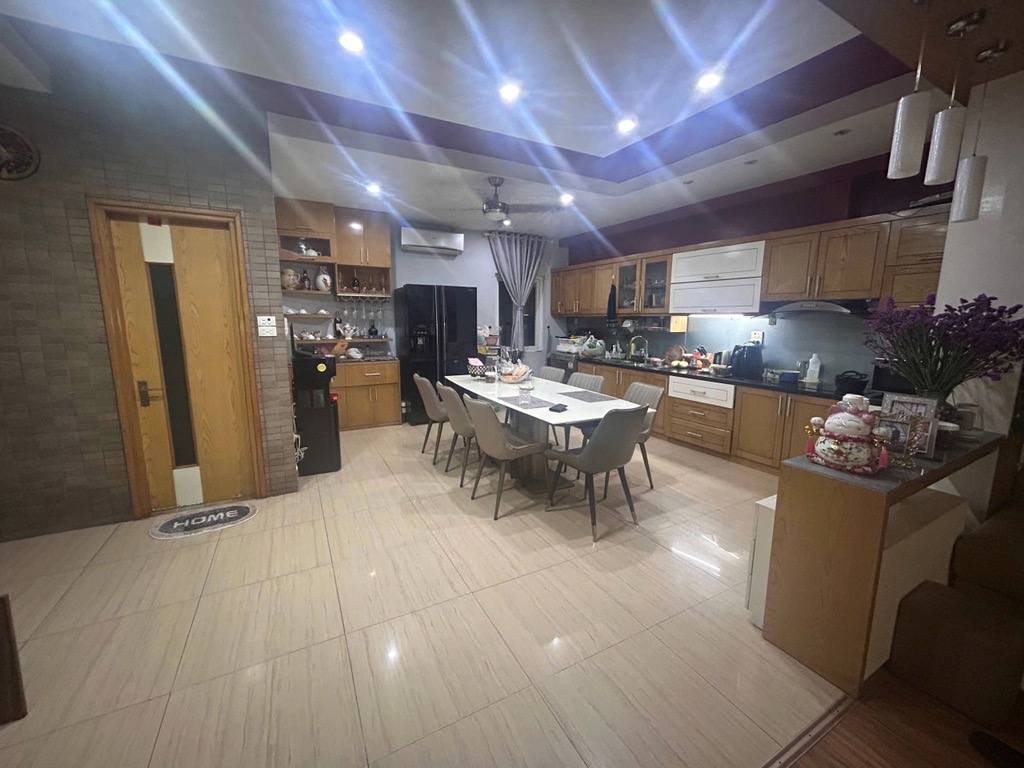 Bán nhà Minh Khai - diện tích 72m2 6 tầng - ô tô tránh - giá 20 tỷ