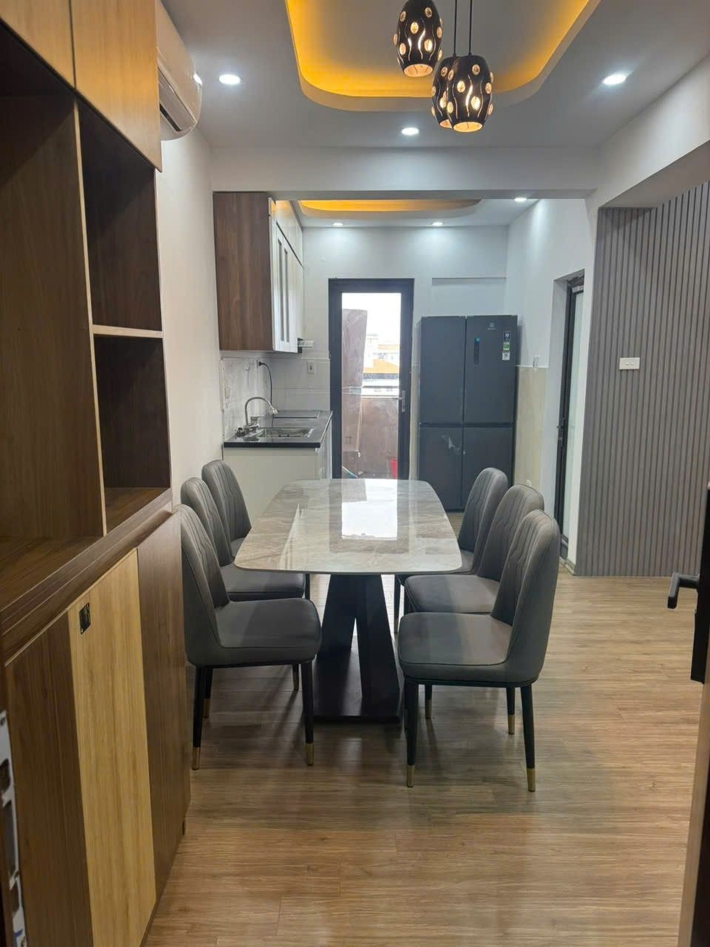 Bán nhà Đặng Xuân Bảng - diện tích 85m2 14 tầng - Lô góc - giá 6,5 tỷ