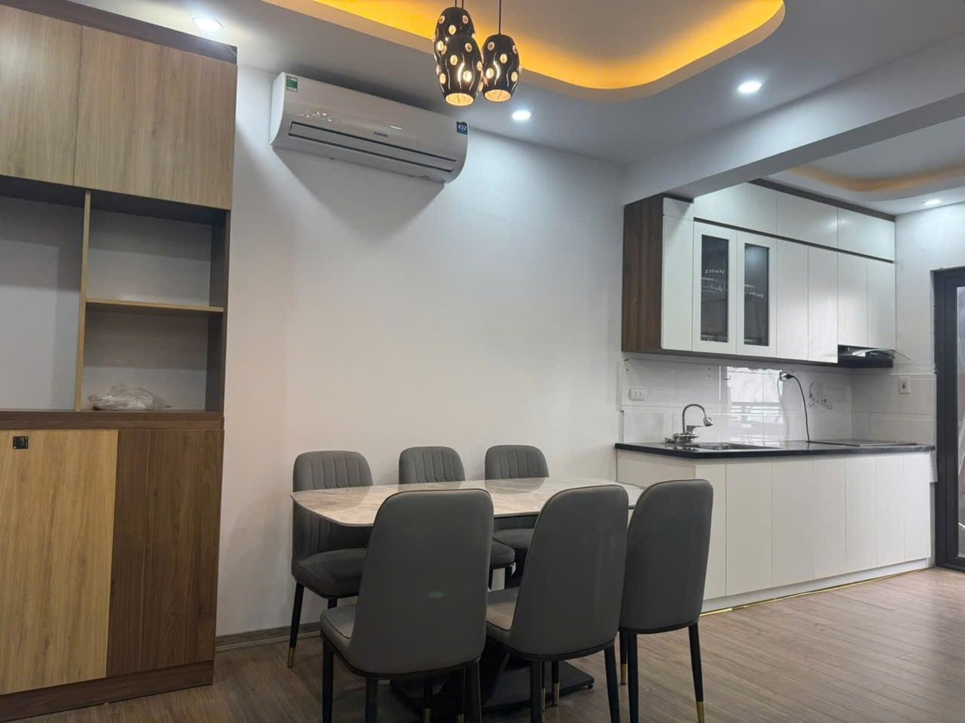 Bán nhà Đặng Xuân Bảng - diện tích 85m2 14 tầng - Lô góc - giá 6,5 tỷ
