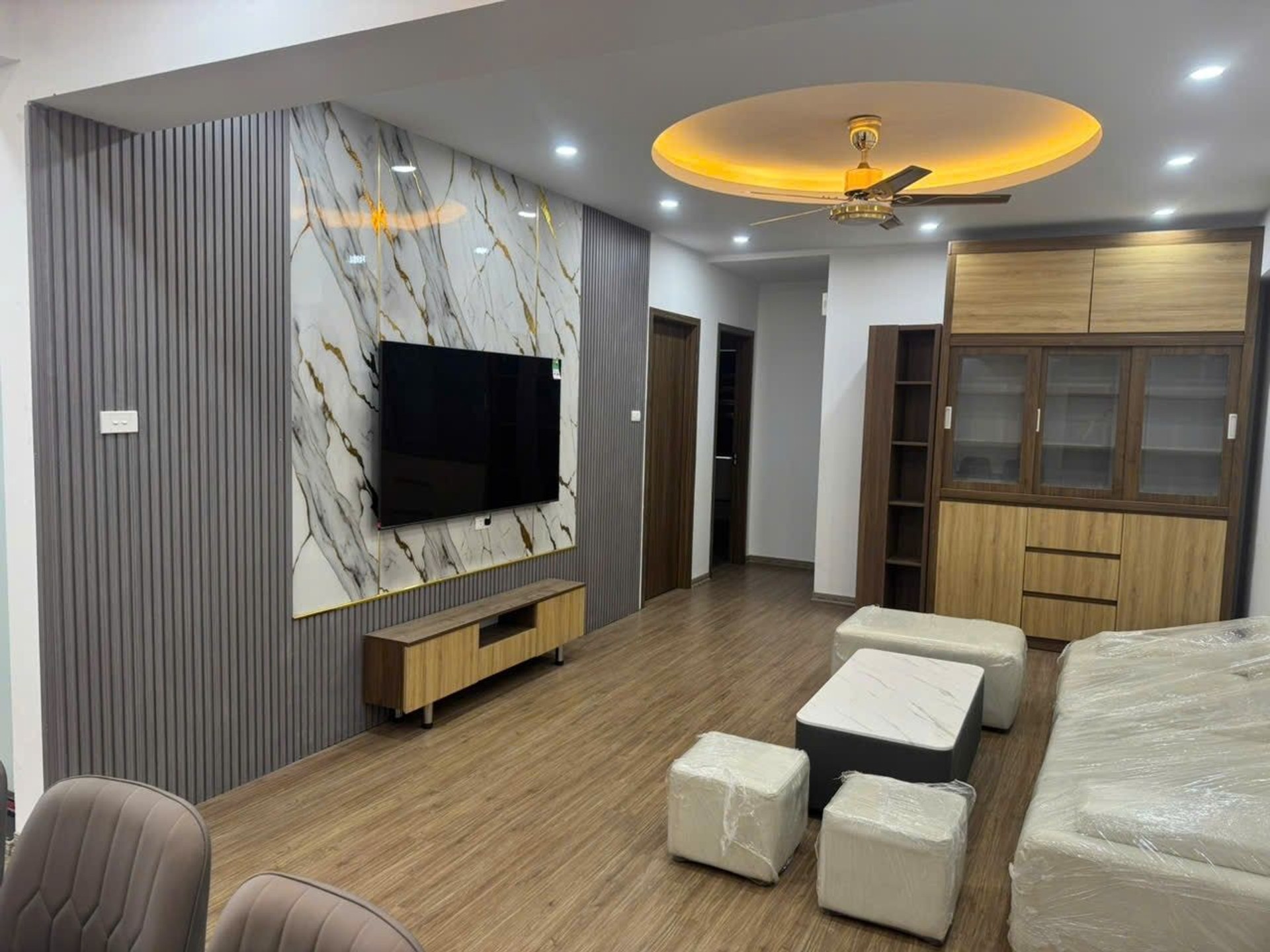 Bán nhà Đặng Xuân Bảng - diện tích 85m2 14 tầng - Lô góc - giá 6,5 tỷ