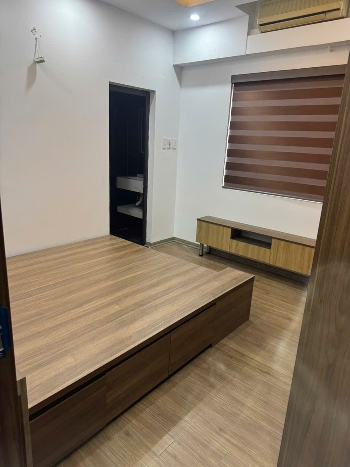 Bán nhà Đặng Xuân Bảng - diện tích 85m2 14 tầng - Lô góc - giá 6,5 tỷ