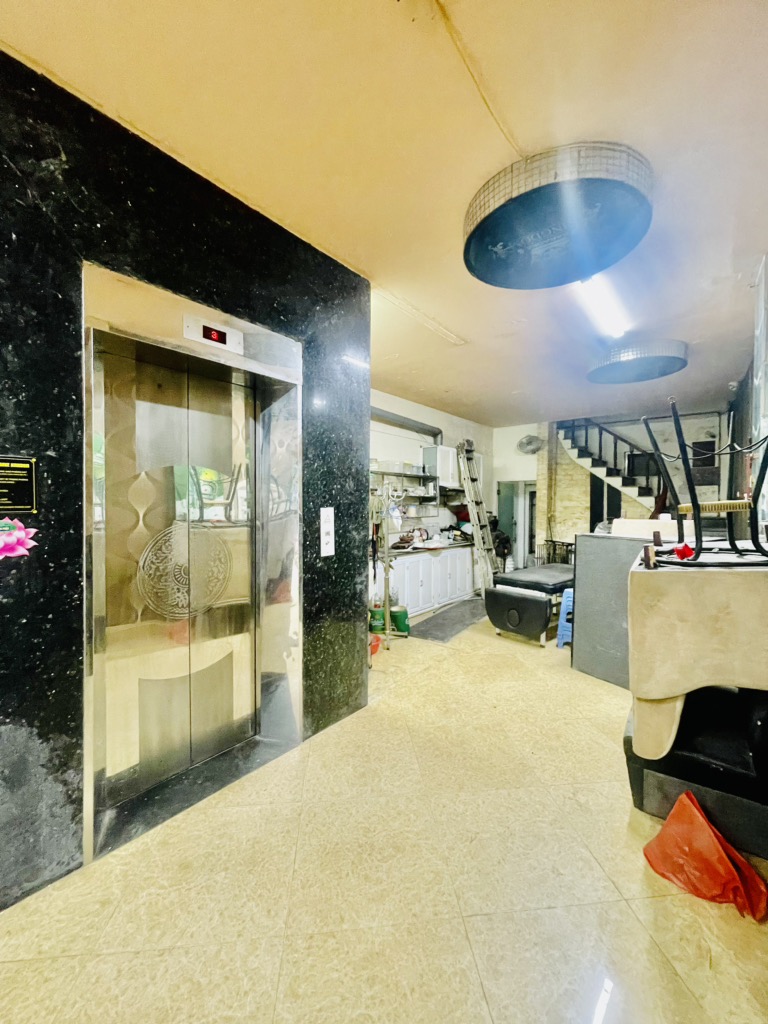 Bán nhà Tả Thanh Oai - diện tích 80m2 8 tầng - Ô TÔ TRÁNH - giá 29,8 tỷ