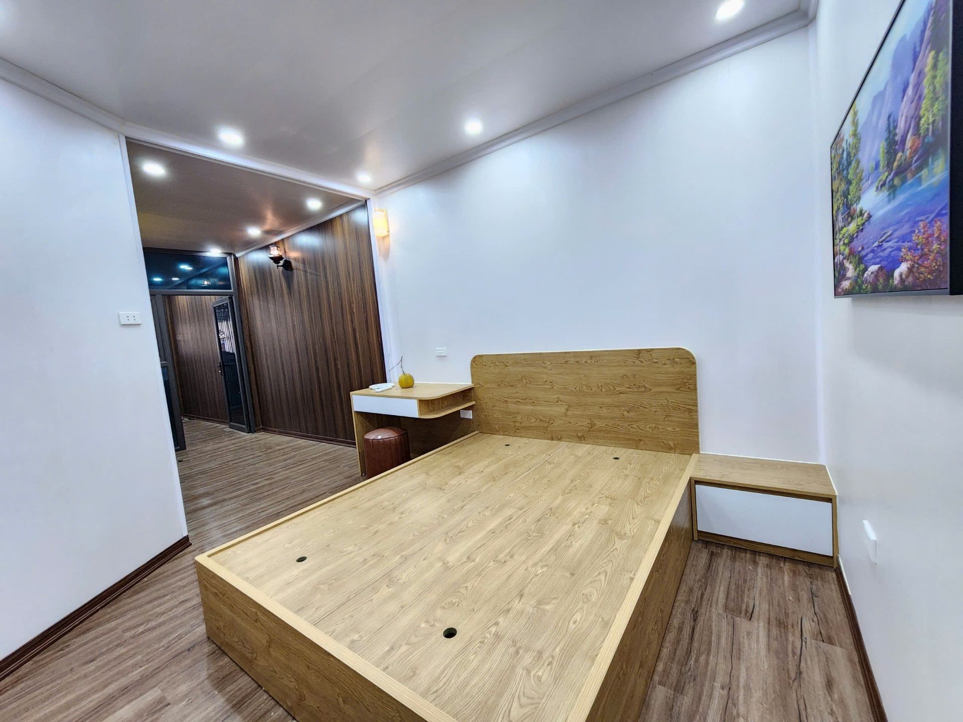 Bán nhà Hoàng Mai - diện tích 34m2 3 tầng - Ngõ thẳng, ba gác đỗ cửa - giá 6,2 tỷ